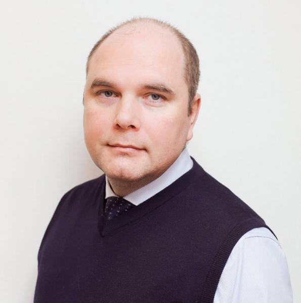 фото стоматолога-терапевта Саханова Антона